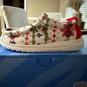 Hey Dude Kids' Snowflake Slip-On Slippers - Red and Green